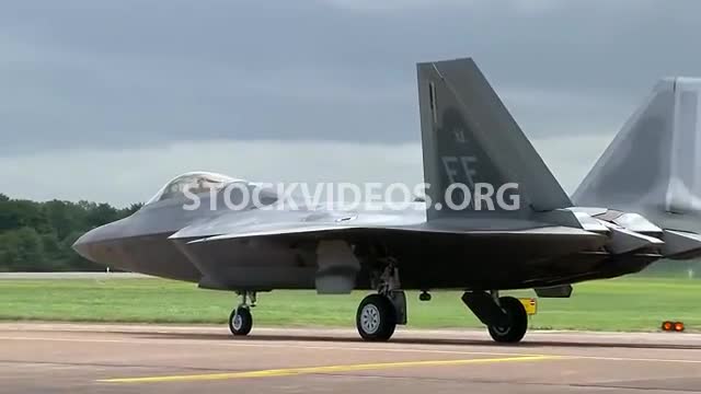 Lockheed Martin F22 Raptor taxing, US Air Force fleet fighter jet ...